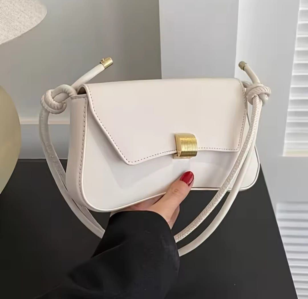 Versatile & Stylish Women’s Handbag with Metal Buckle