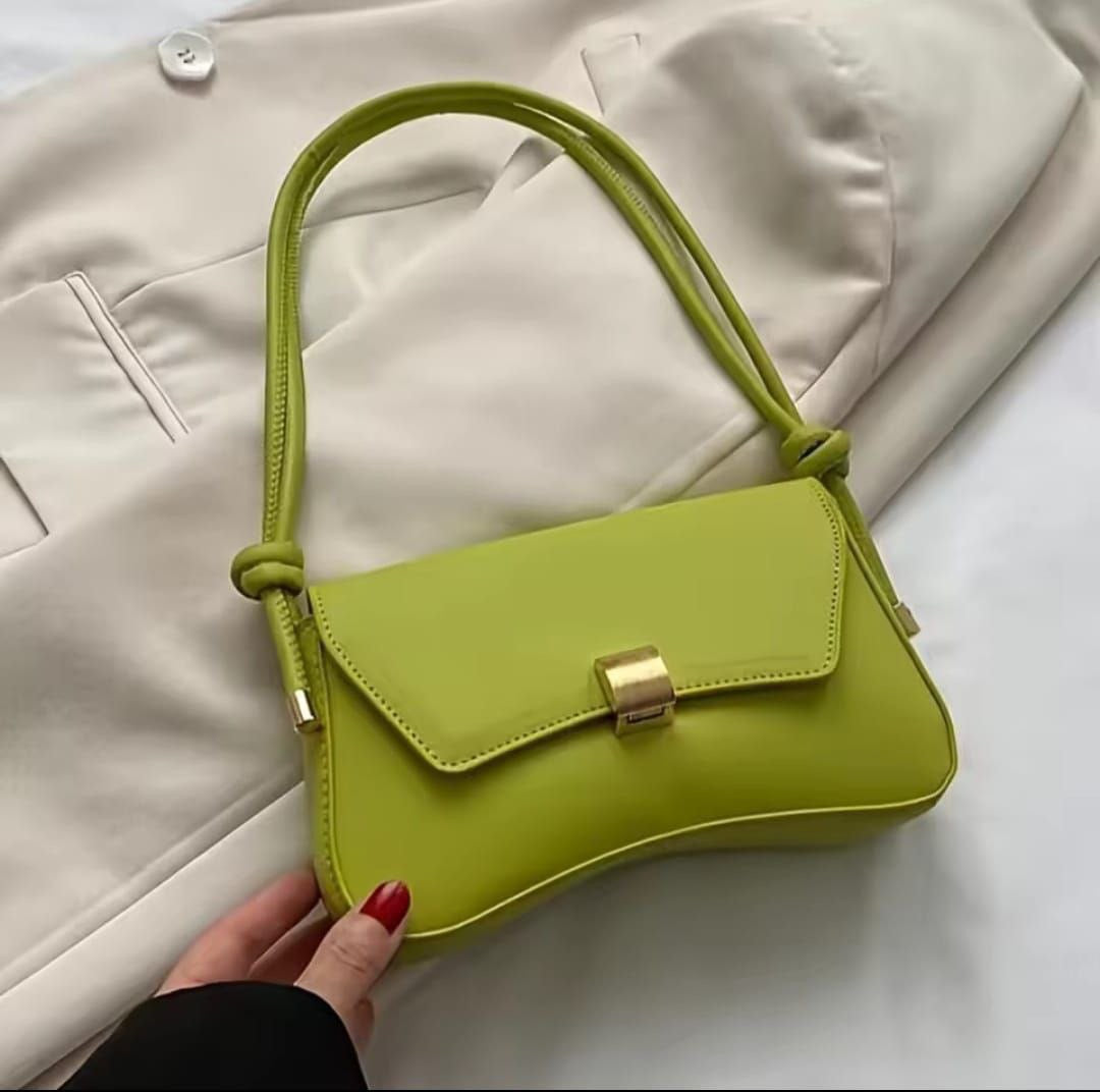 Versatile & Stylish Women’s Handbag with Metal Buckle
