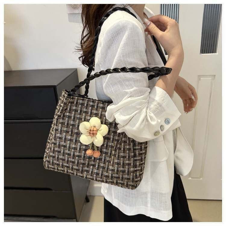 Elegant Woven Straw Tote Bag – Perfect for Work & Daily Use
