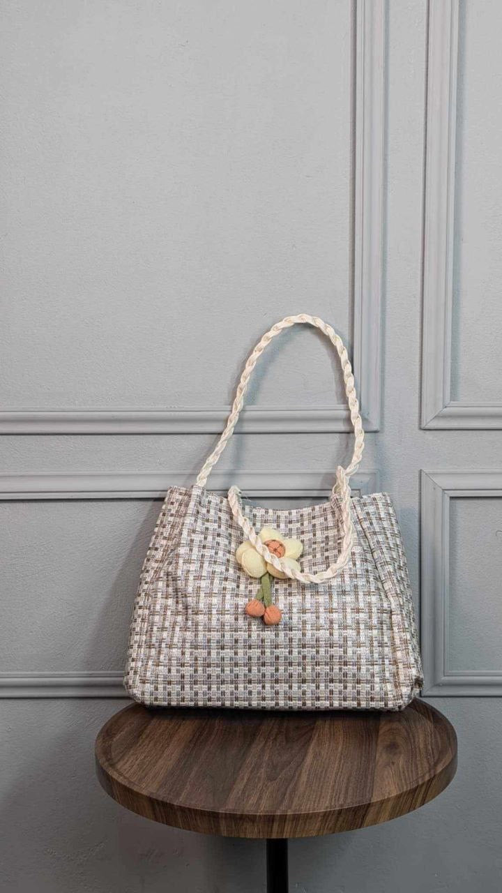 Elegant Woven Straw Tote Bag – Perfect for Work & Daily Use