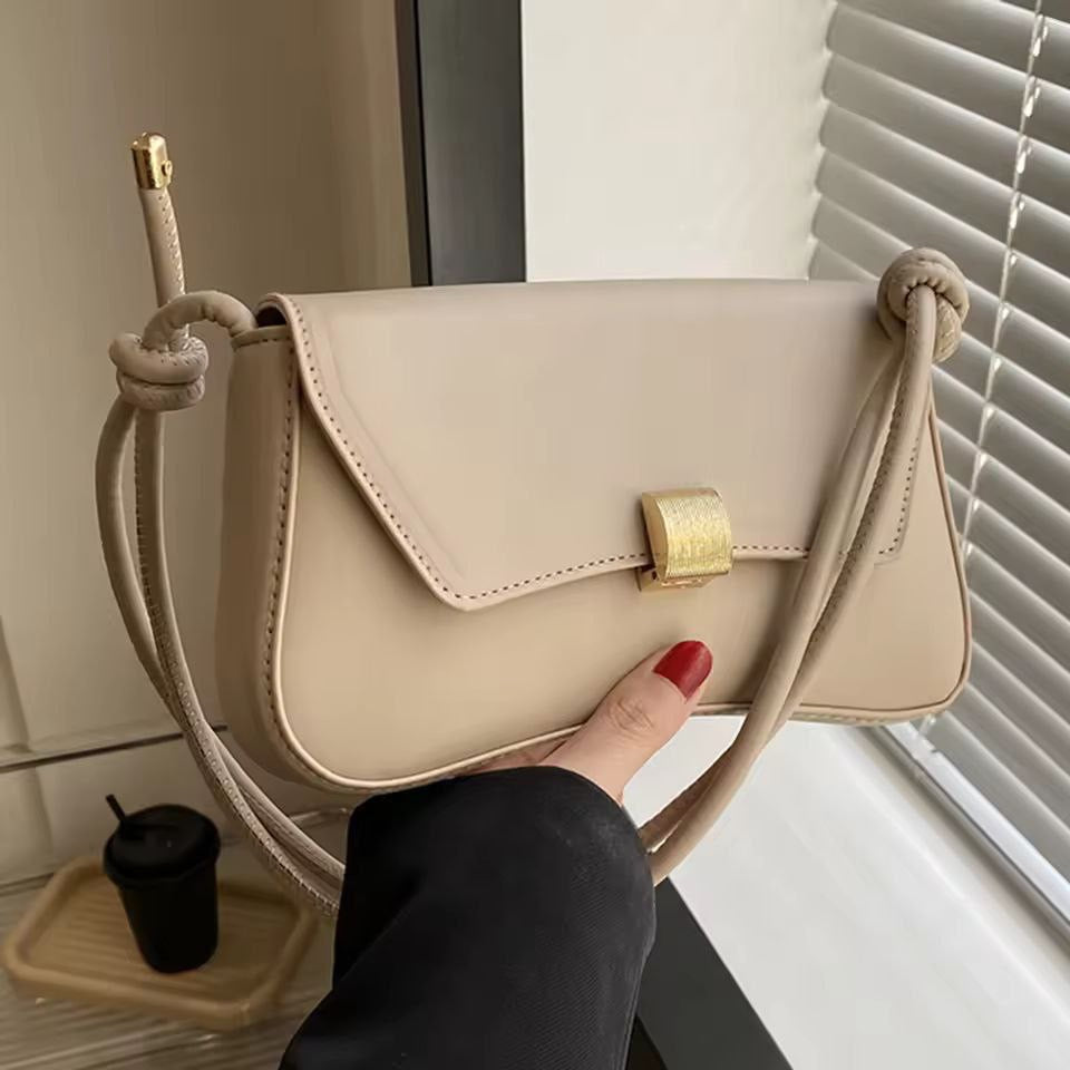 Versatile & Stylish Women’s Handbag with Metal Buckle