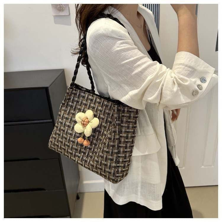 Elegant Woven Straw Tote Bag – Perfect for Work & Daily Use