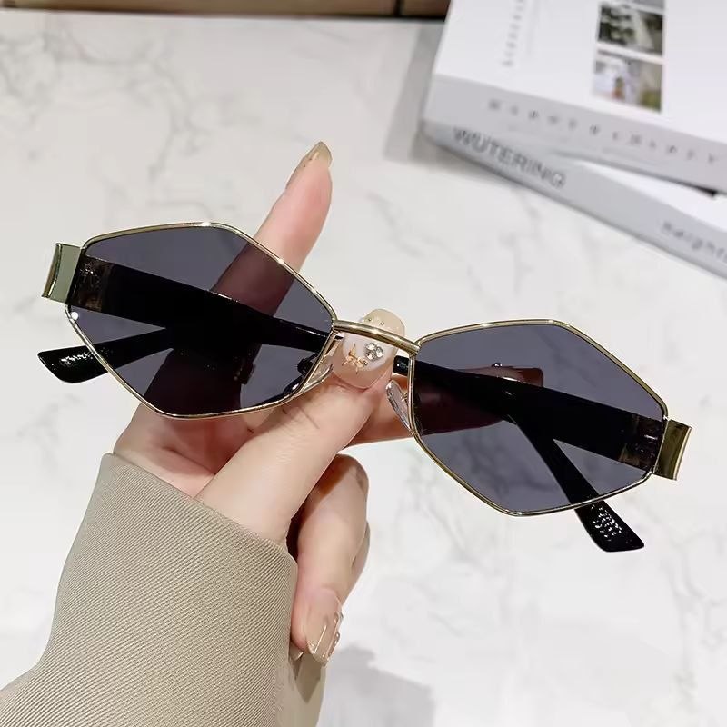 Trendy Hexagon Sunglasses – Premium Vintage Look 😎