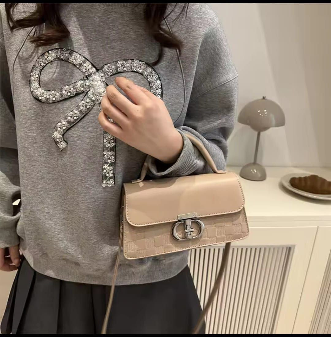 New retro small square bag