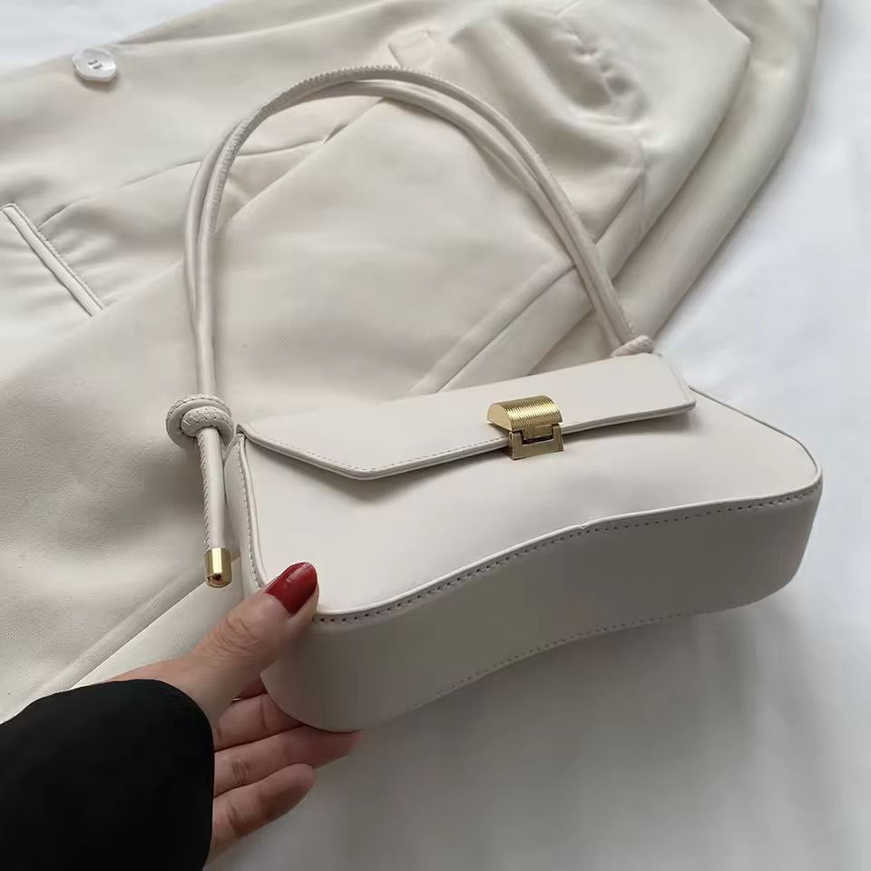 Versatile & Stylish Women’s Handbag with Metal Buckle