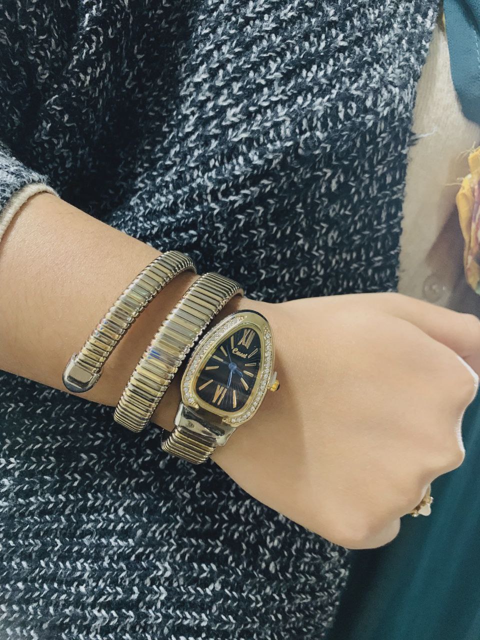 Snake Shaped Women39;s Watches Rhinestone Luxury Brand Ladies Snake Bracelet Watch Girl